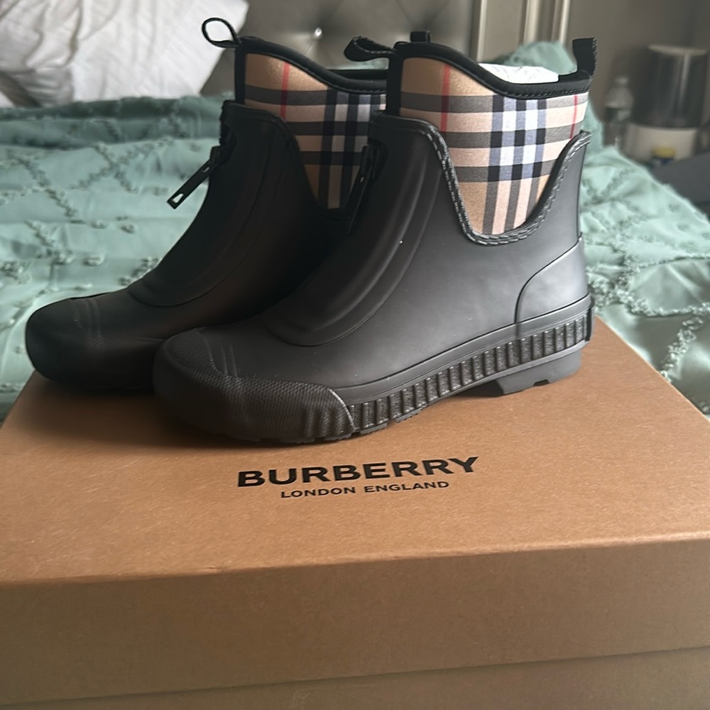 Brand New with box Burberry rainboots size 36